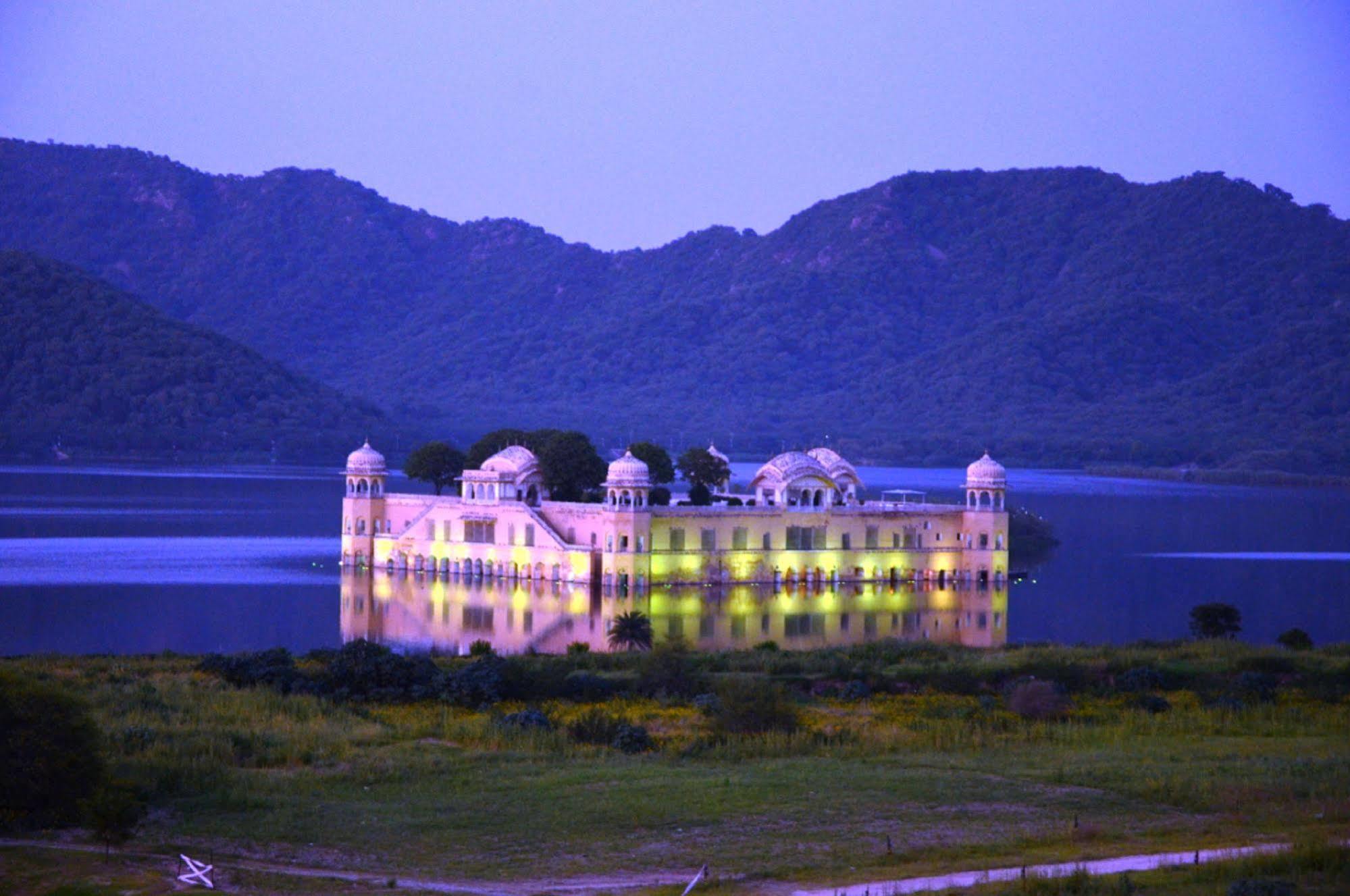 Готель The Jal Mahal Джайпур Екстер'єр фото